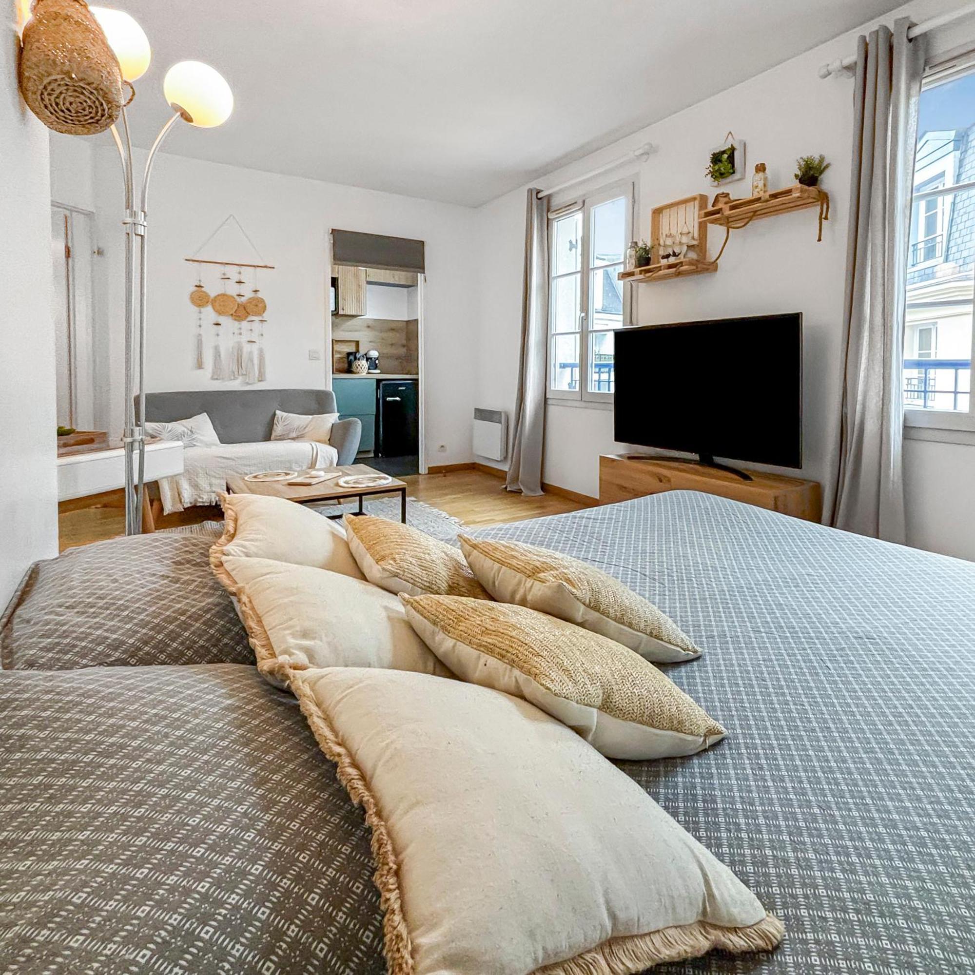 Studio Cosy Avec Smart Tv & Wi-Fi เลอเปลซีส์-โรแบงซง ภายนอก รูปภาพ