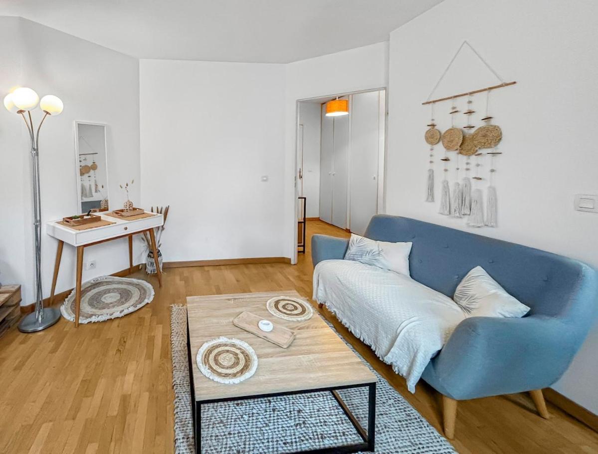 Studio Cosy Avec Smart Tv & Wi-Fi เลอเปลซีส์-โรแบงซง ภายนอก รูปภาพ